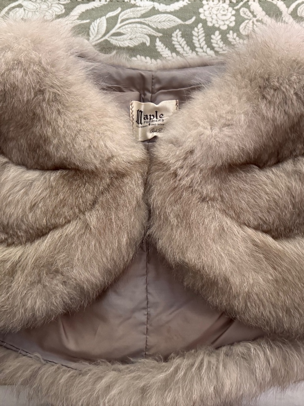 Real Fur Shawl - Picture 4 of 5